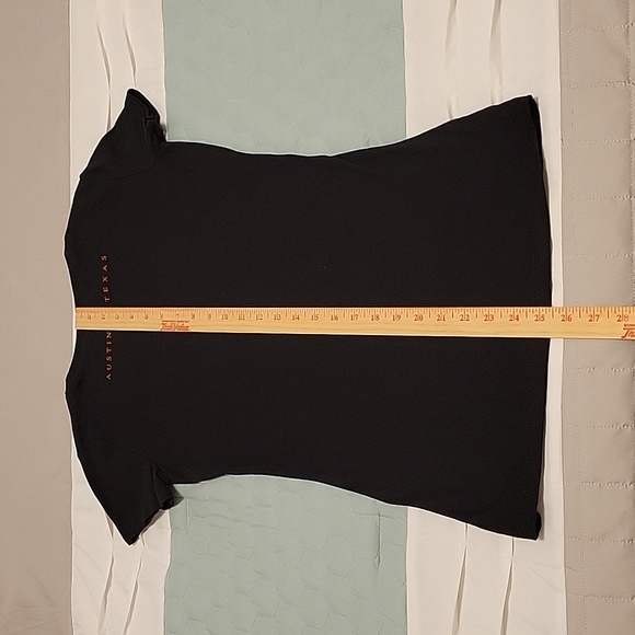 Tito's Black Short Sleeve T-Shirt V-neck Size Medium - Picture 10 of 16